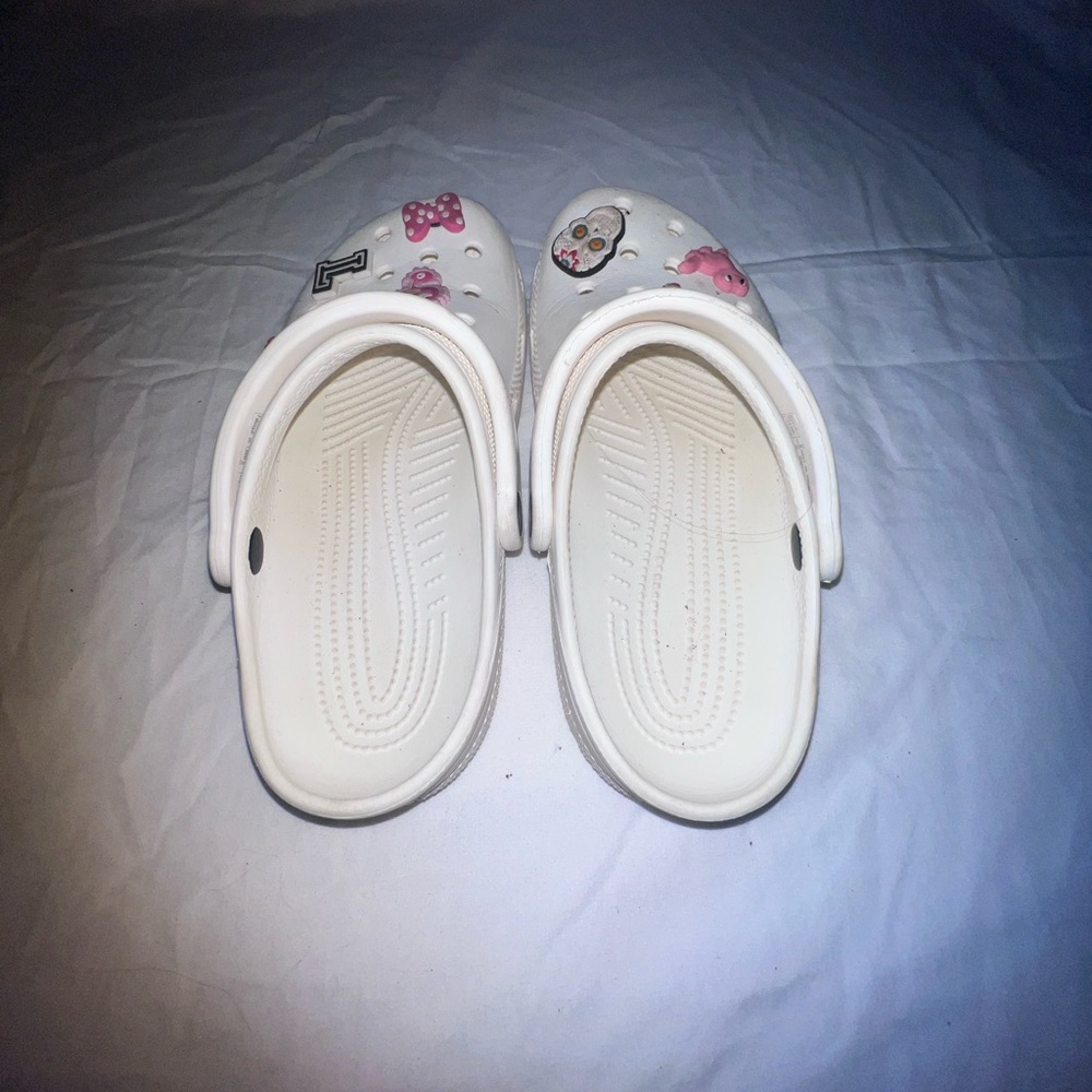 Crocs 5 - Picture 2 of 3
